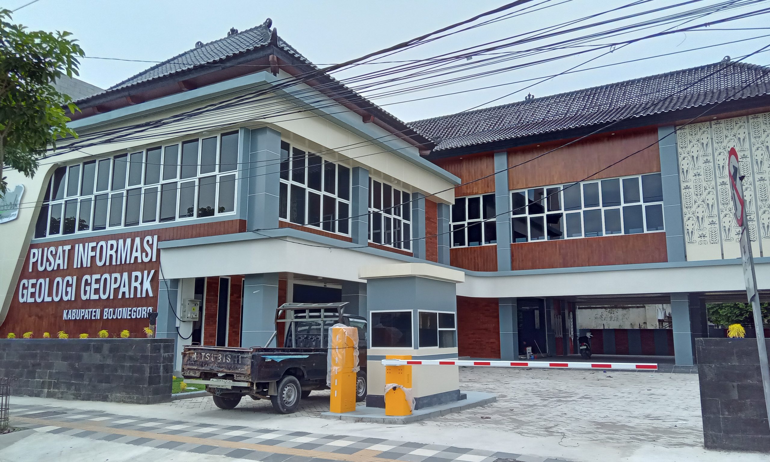 Gedung Geopark - Bojonegoro Raya
