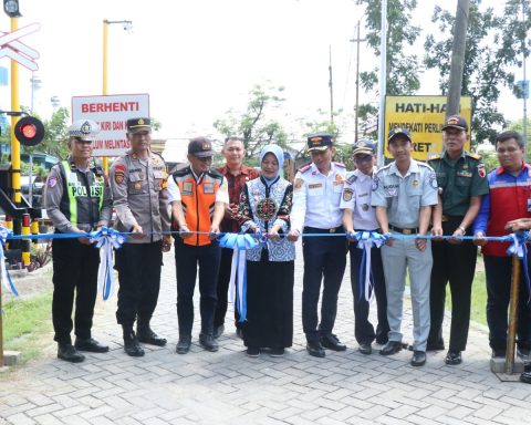 Perlintasan Kereta Api - Bojonegoro Raya